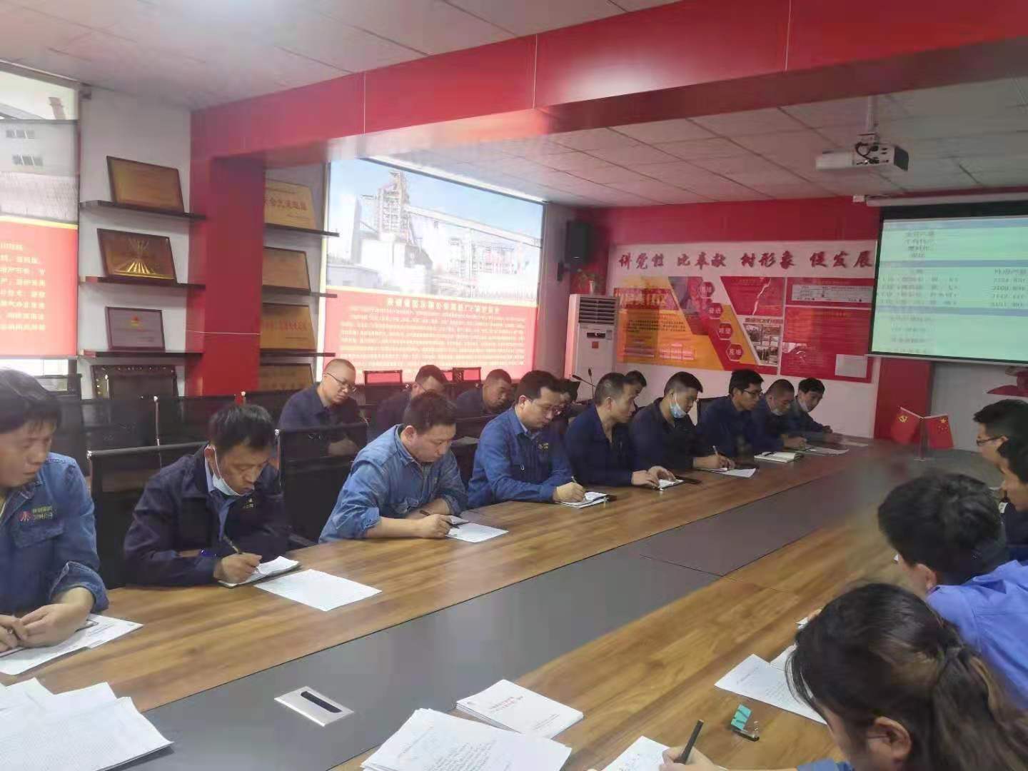 思維破冰，帶來行動突圍 ——煉鐵廠2高爐持續(xù)推進高效生產(chǎn)紀(jì)實