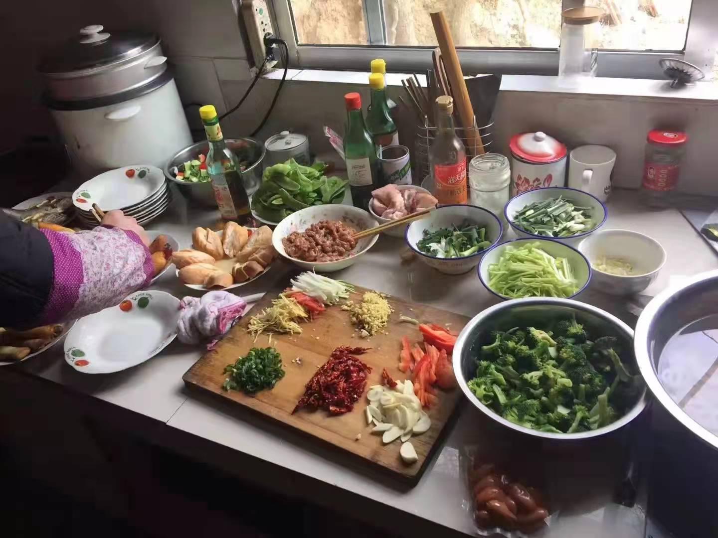光影重疊，讓“團圓年”留在瞬間