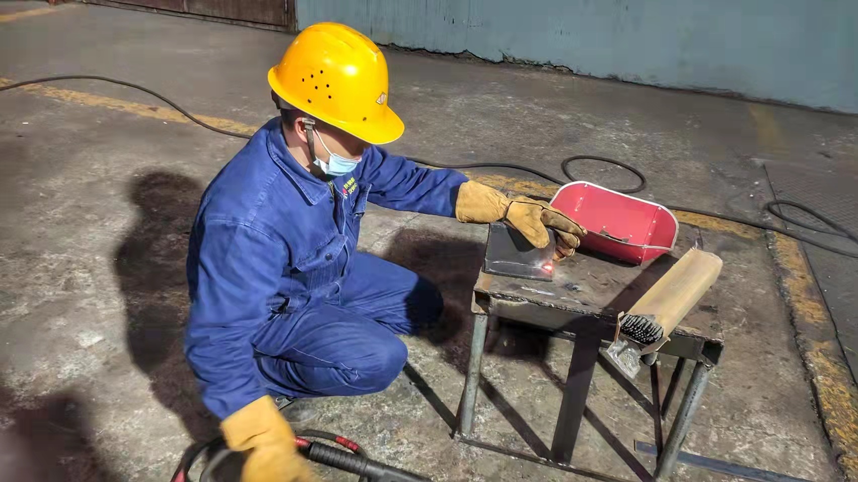 穩扎“兩強一重”，著力助推人才隊伍建設