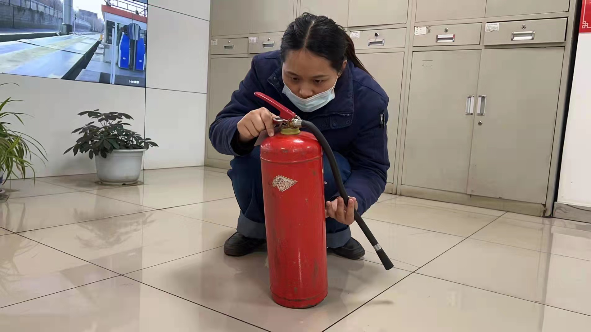 如果她們有顏色，那一定是最美“巾幗紅”
