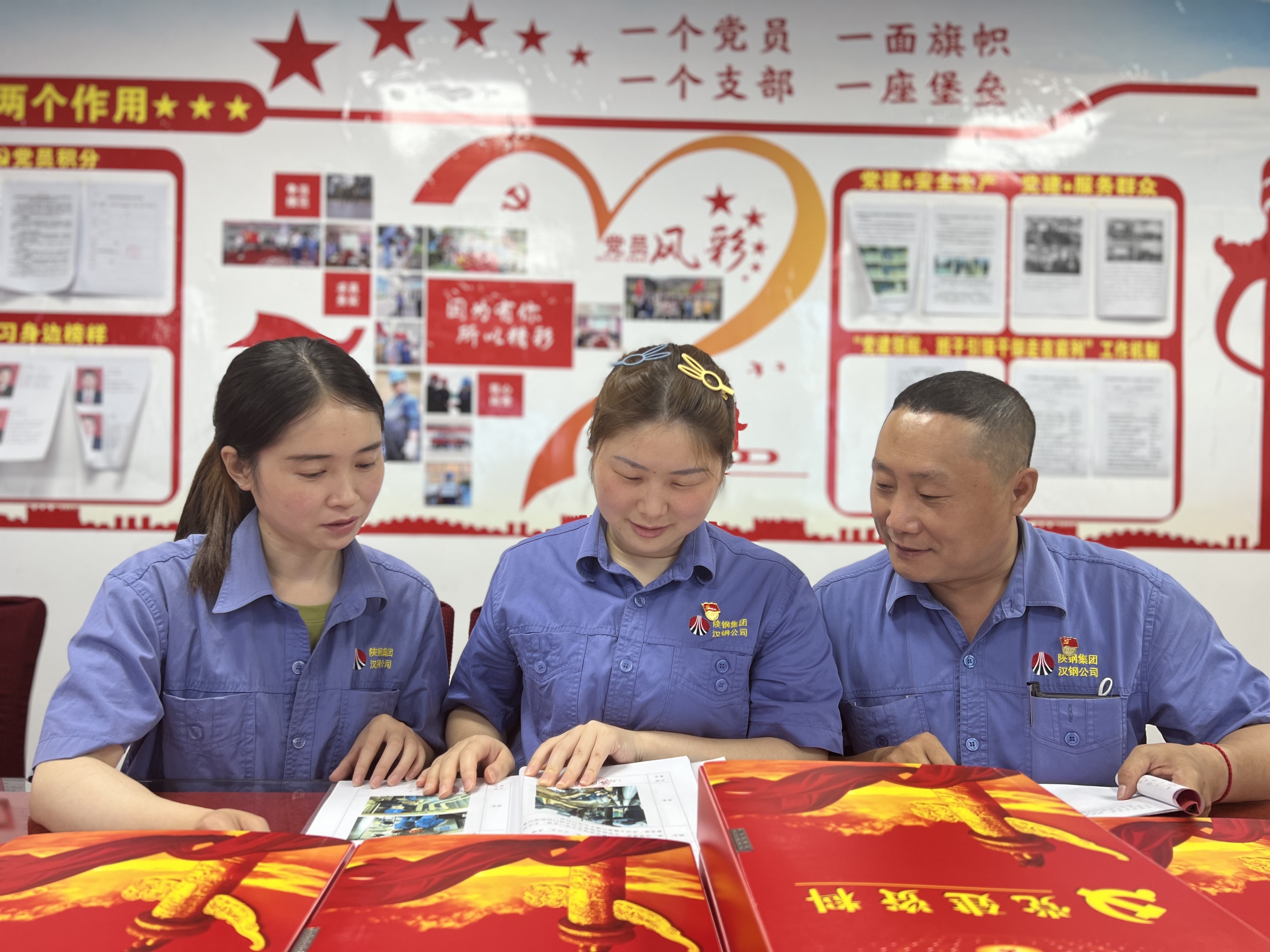 初心，在黨旗下閃耀---記陜鋼集團漢鋼公司“優秀黨委工作者”李培