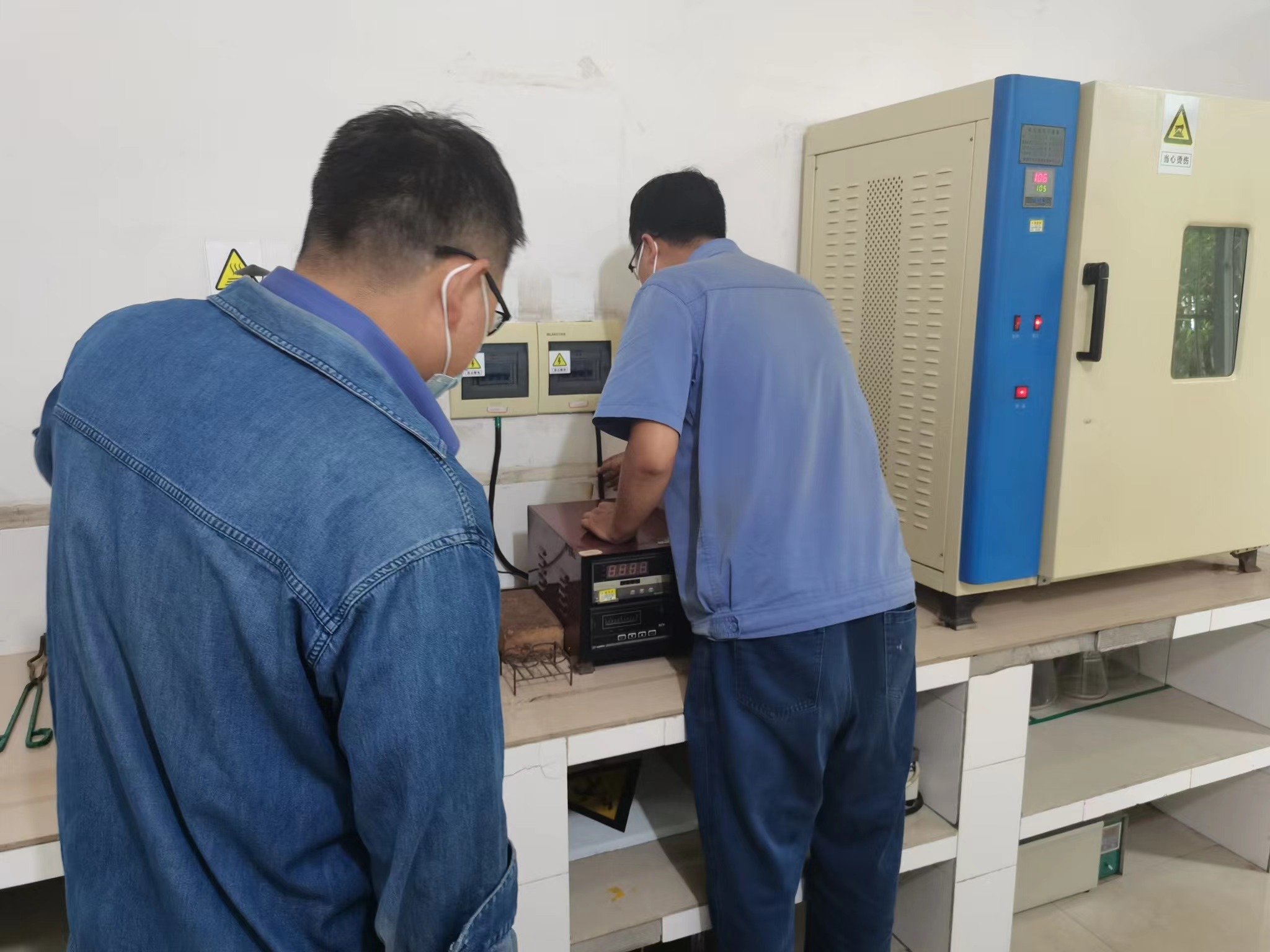 抓好職工防暑降溫，促進企業創建高產