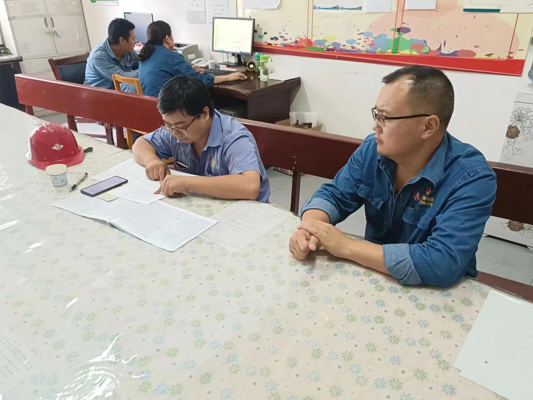 答好以案促改卷，拉起紀(jì)律“警戒線”