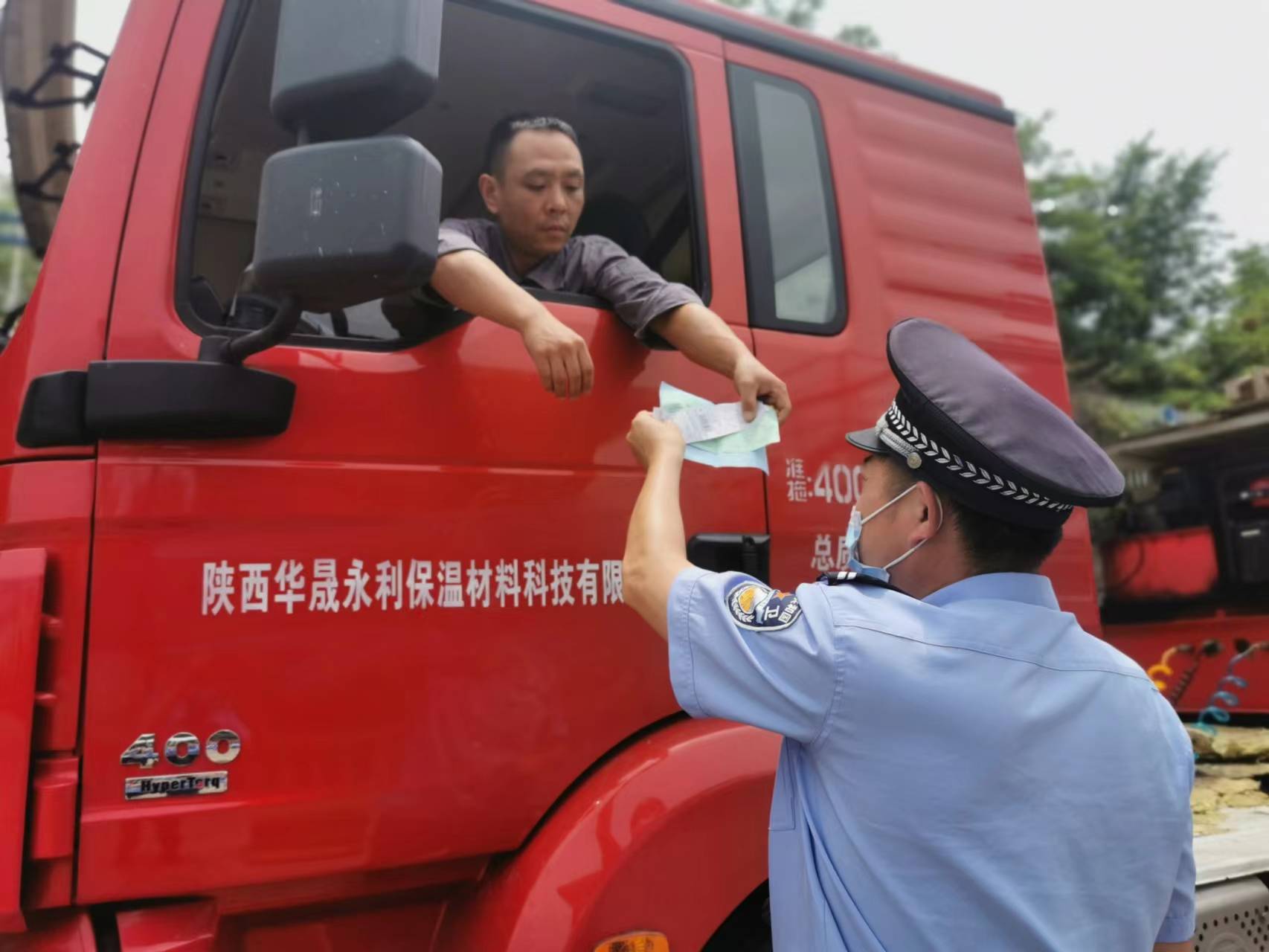 堅(jiān)守崗位，做節(jié)日平安的“守護(hù)者”