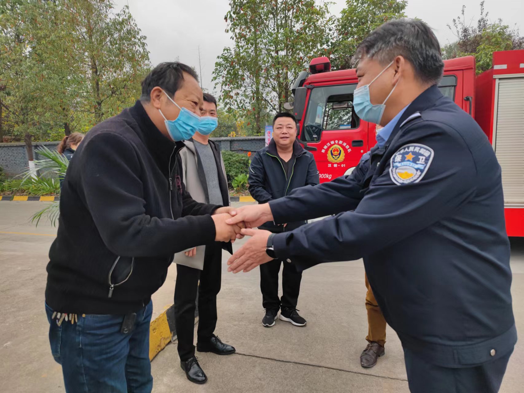 滅火救援暖人心 感恩致謝送錦旗！