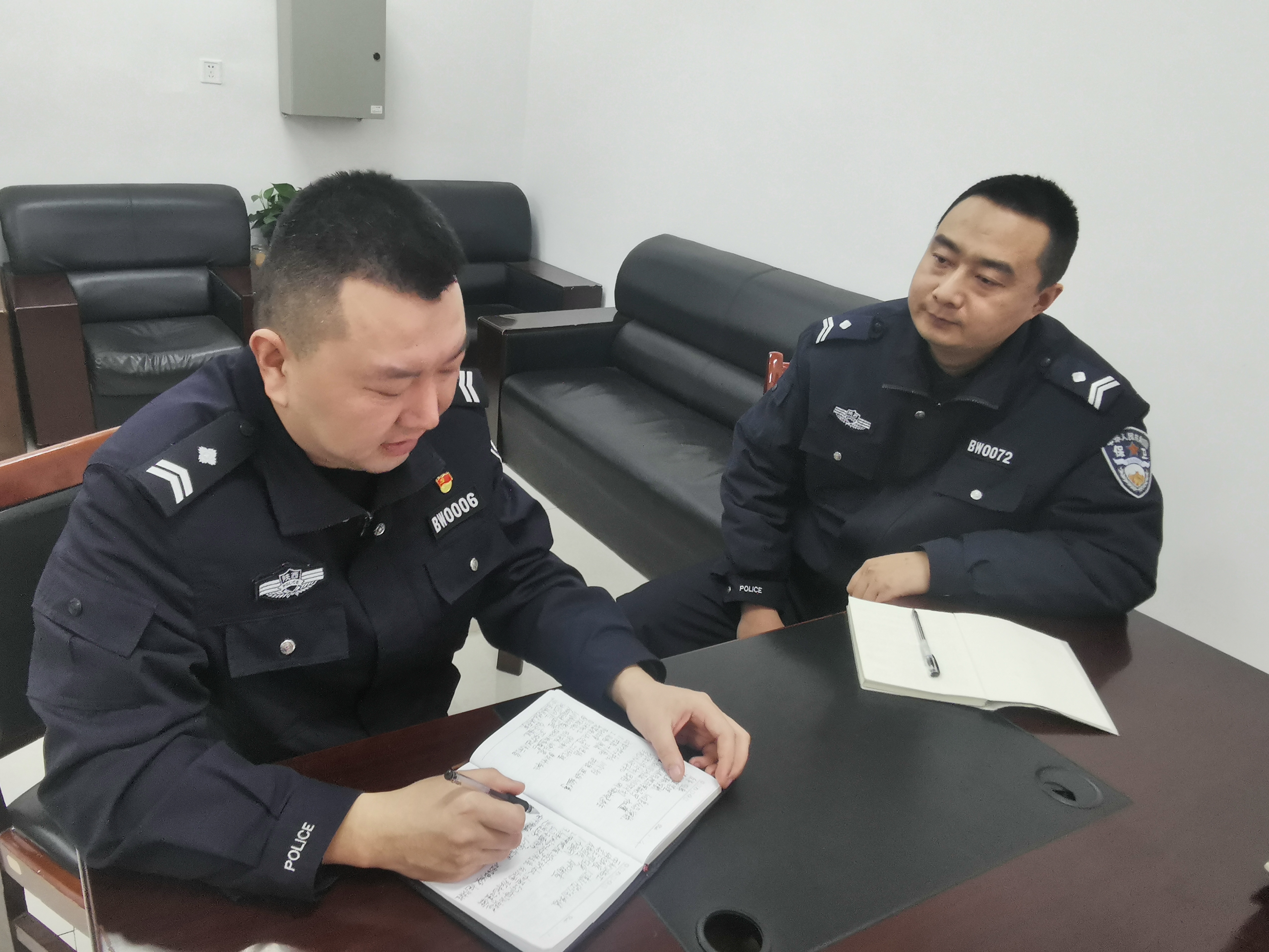 “廉風徐徐”亮三招，守牢廉潔安全線
