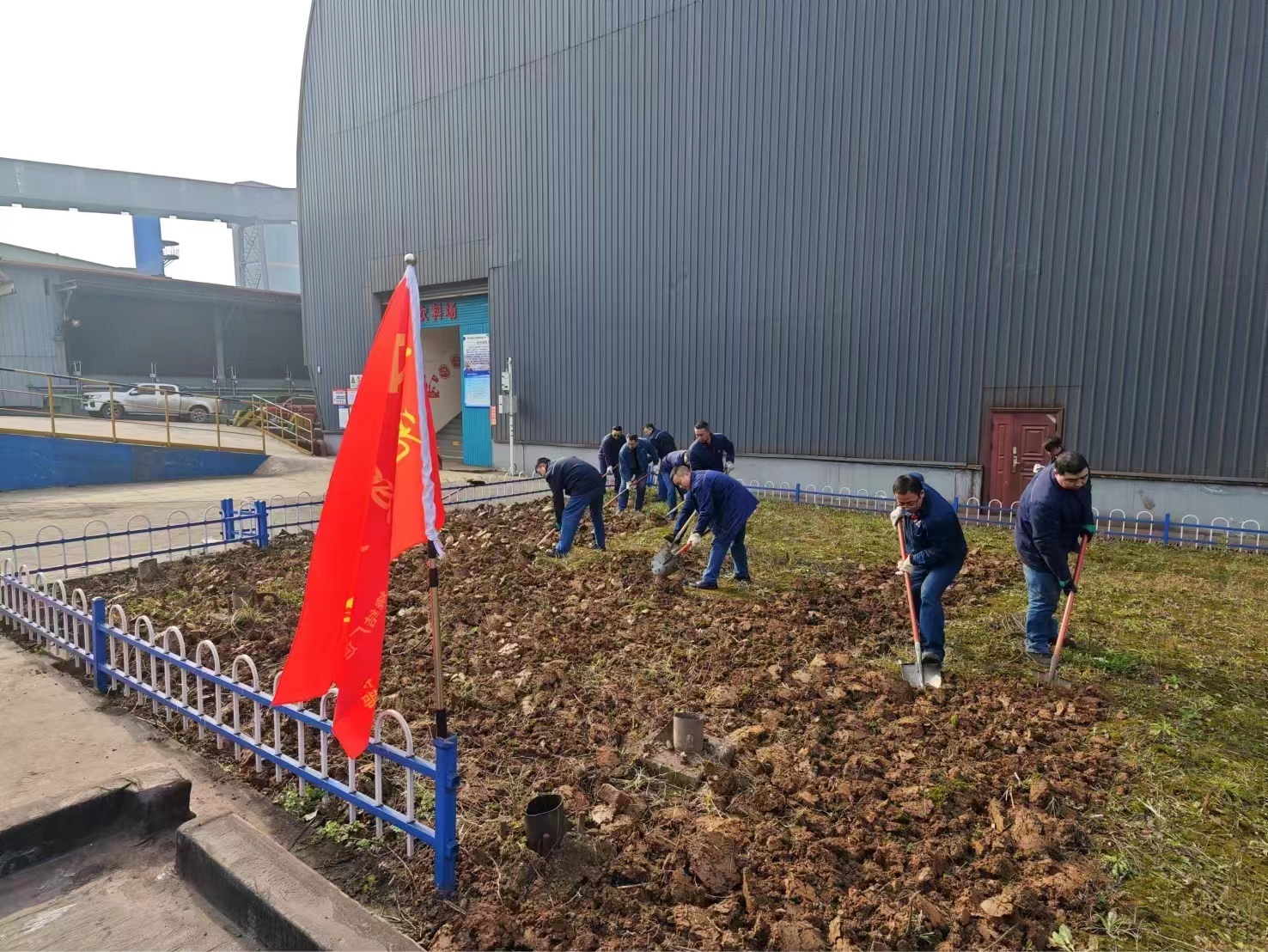 后勤保障不后站   生產經營挺一線