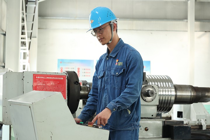 做自己的光    溫暖而有力量 ——記2022年度全國鋼鐵行業“優秀共青團員”姚堯