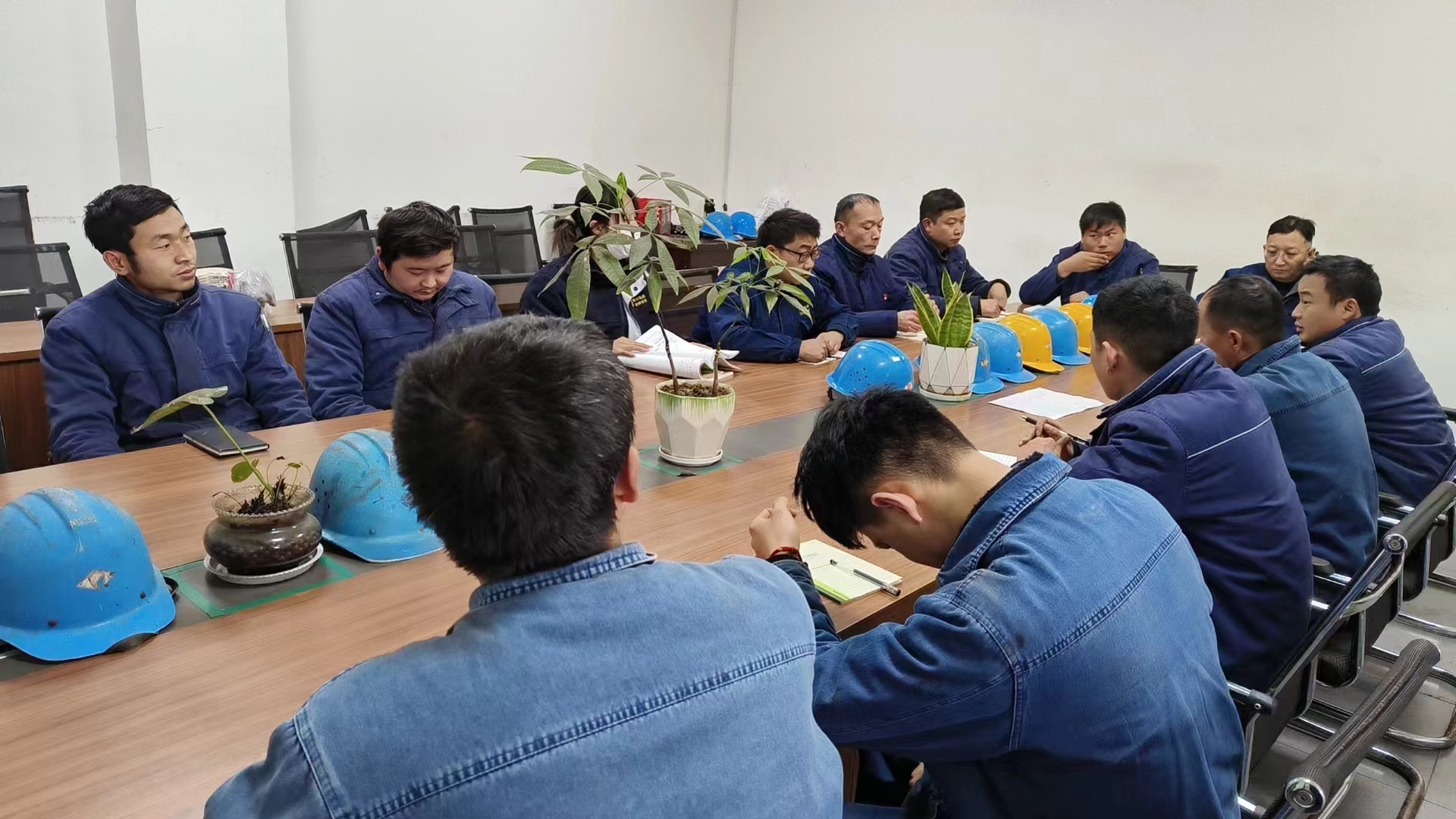 抓關鍵小事，為職工幸?！袄m航”