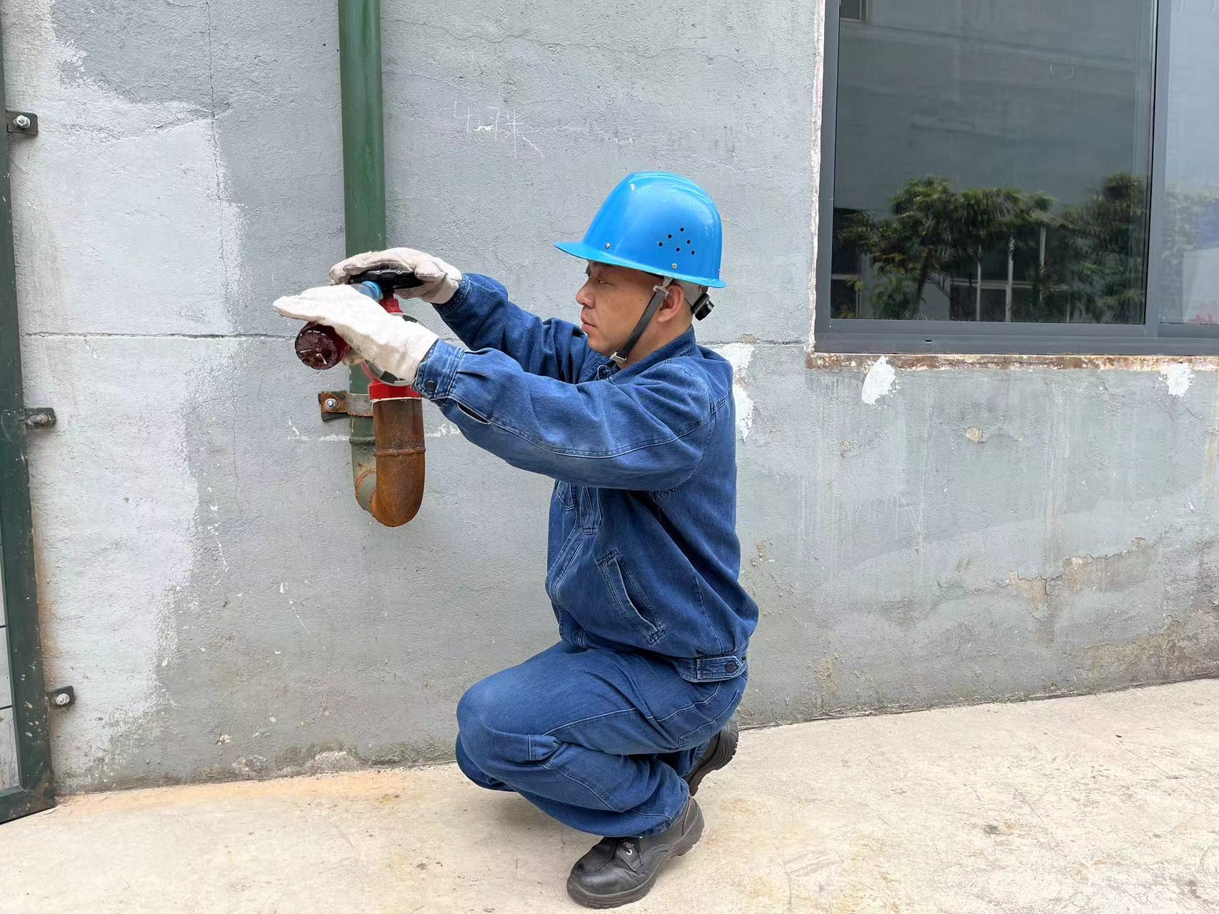 不懼“烤”驗！他們用汗水詮釋擔當  →