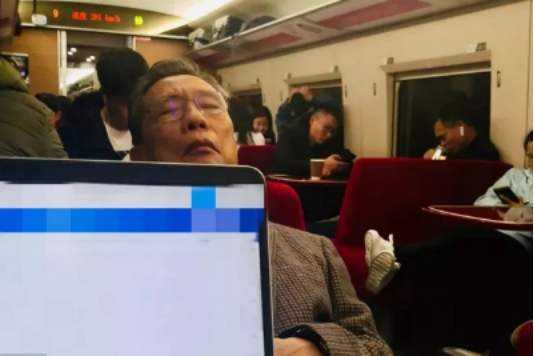 【鋼城文苑】疫情面前，人人獻(xiàn)出一點(diǎn)愛