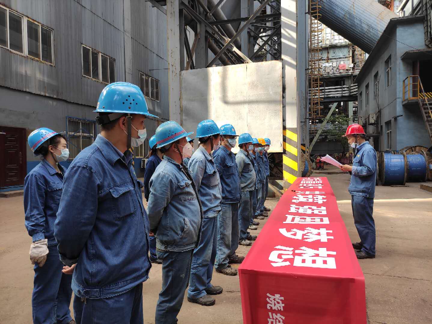 筑牢安全“防火墻”密織冬季“安全網”