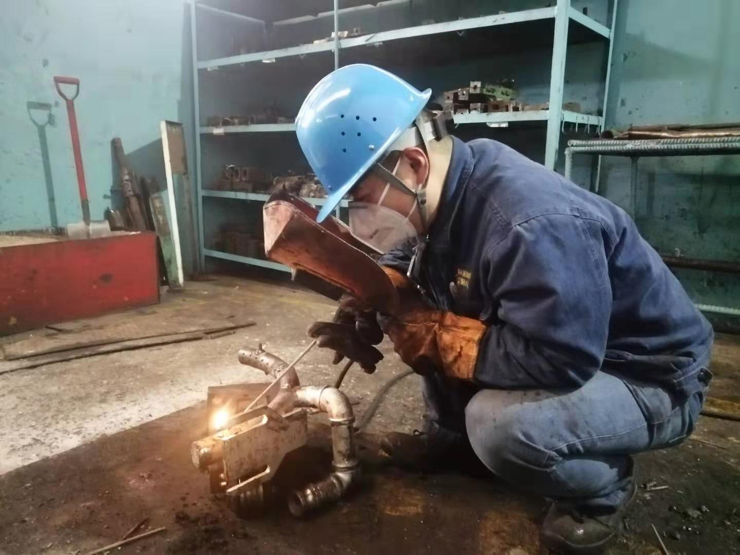 揮灑青春為軋線，無悔付出譜華章 ——記陜鋼集團2020年度先進工作者劉偉
